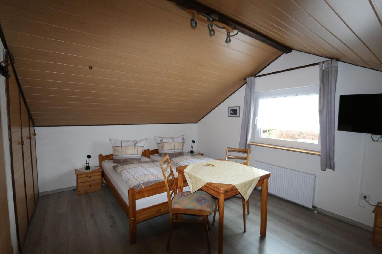 Haus Anne Hotel Neunkirchen  Bagian luar foto