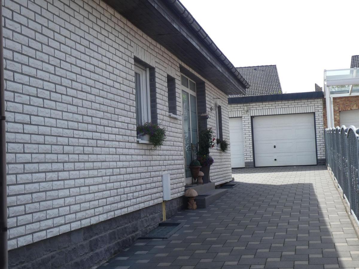 Haus Anne Hotel Neunkirchen  Bagian luar foto
