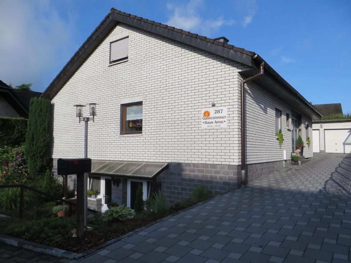 Haus Anne Hotel Neunkirchen  Bagian luar foto